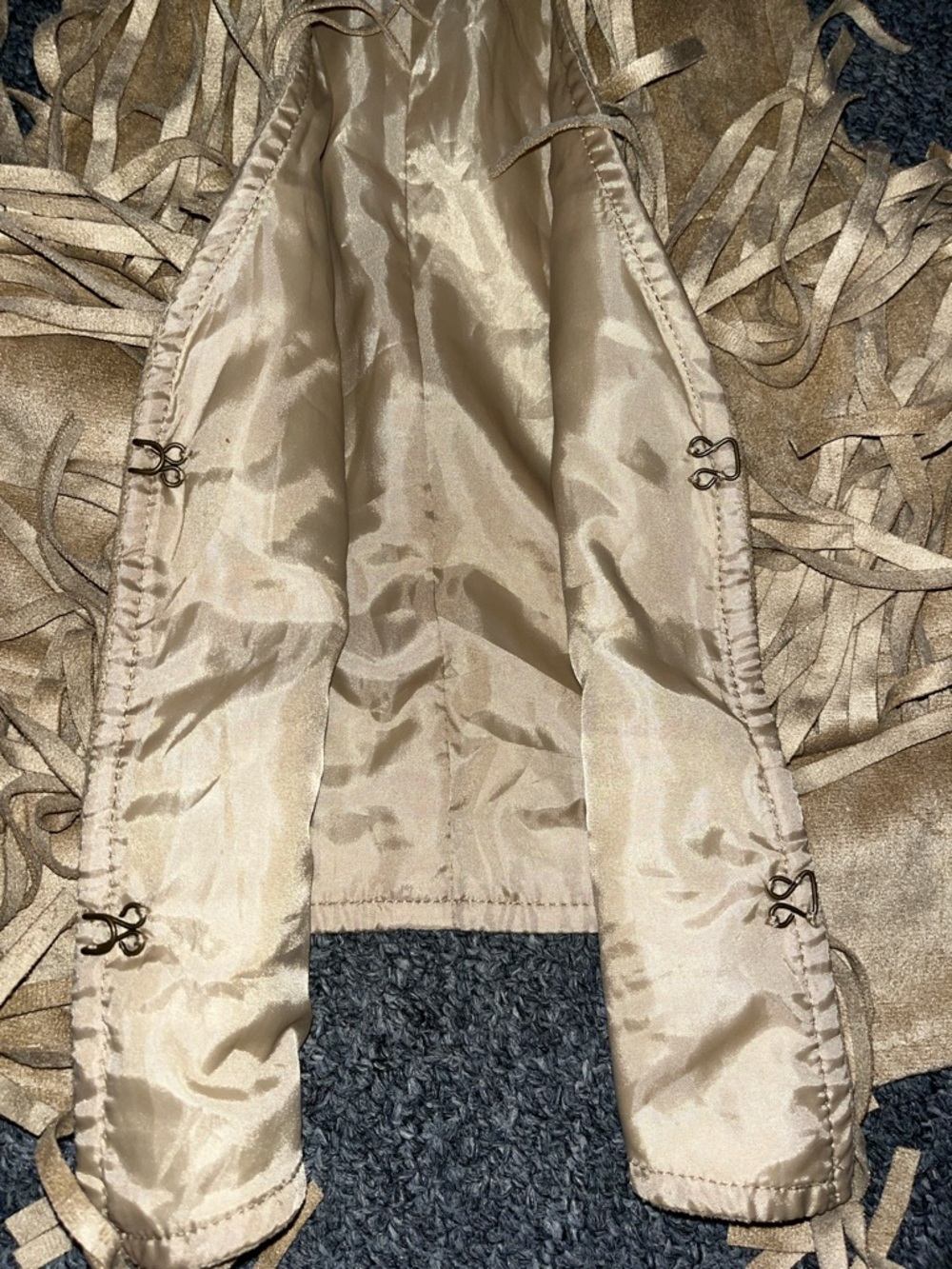 Miley Cyrus Women’s Vintage Y2K Suede Fringe Vest - Picture 6 of 6